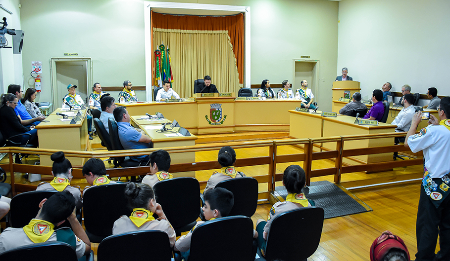 Clube dos Desbravadores da IASD recebe homenagem do Poder Legislativo