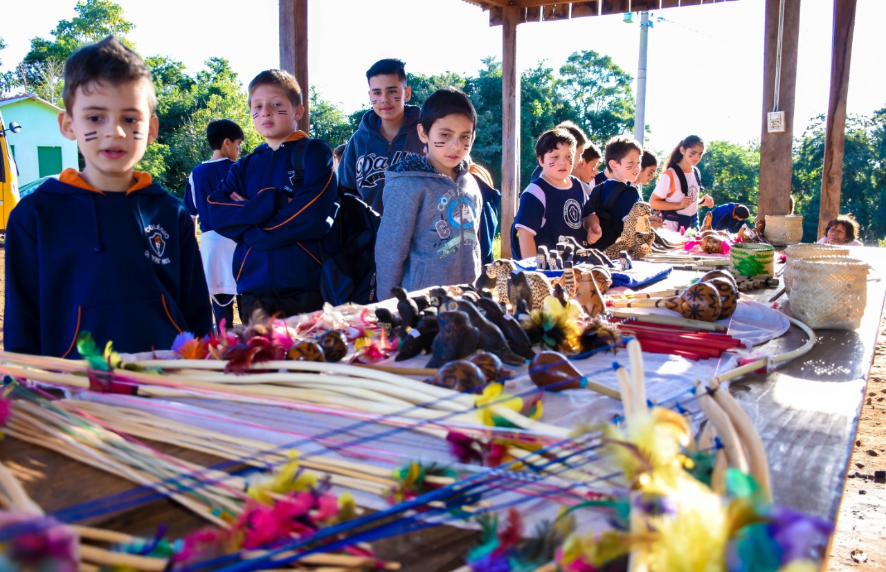 Vereador Felippe Terra Grass participa de projeto Missões Escolar Guarani