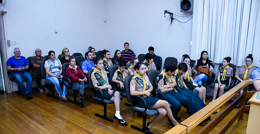 Clube dos Desbravadores da IASD recebe homenagem do Poder Legislativo
