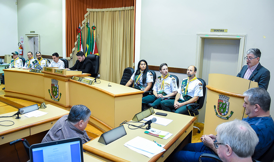 Clube dos Desbravadores da IASD recebe homenagem do Poder Legislativo