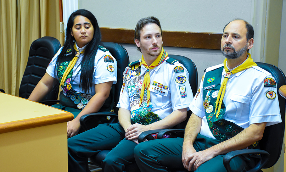 Clube dos Desbravadores da IASD recebe homenagem do Poder Legislativo
