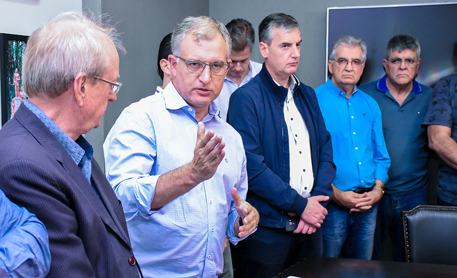 Governo Municipal autoriza início do asfaltamento de 30 quadras