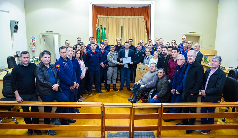 Bombeiros são homenageados pelo seu dia em Sessão Especial
