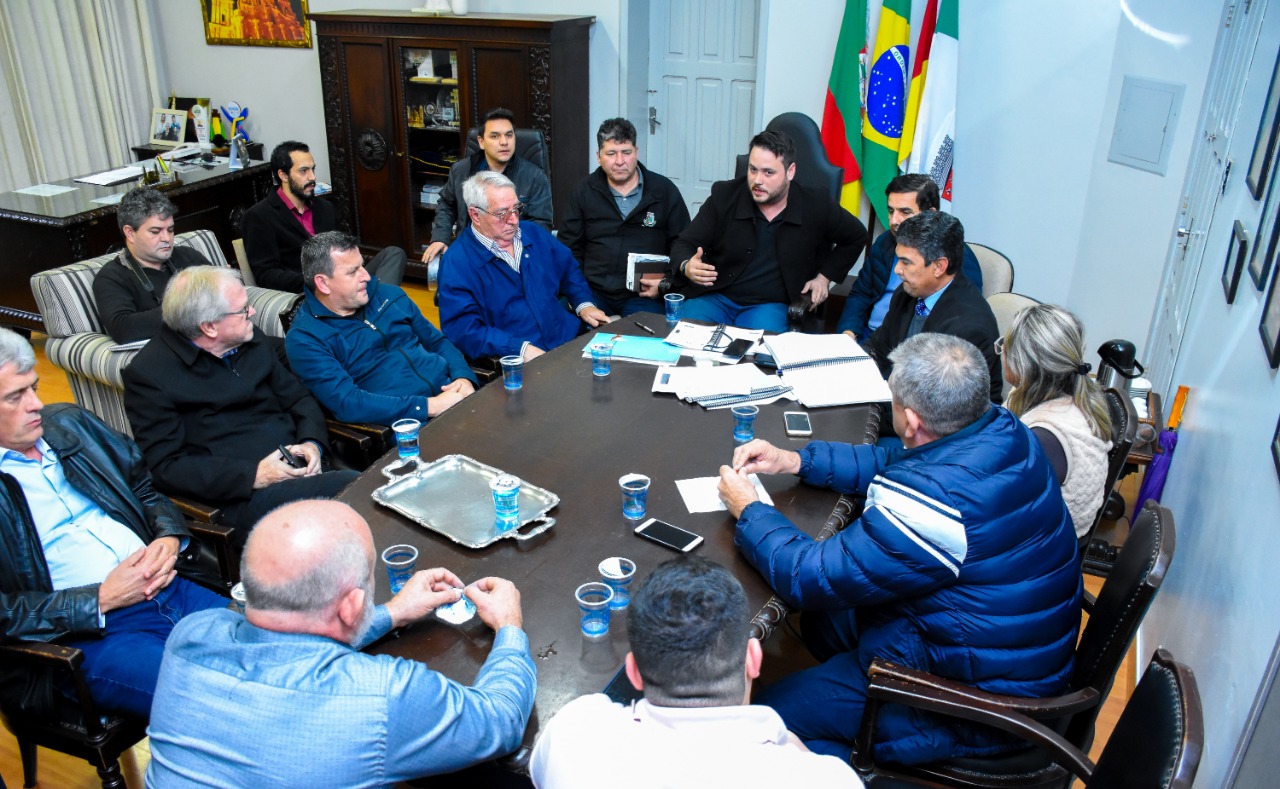 Reunião no Poder Executivo debate situação do HSA