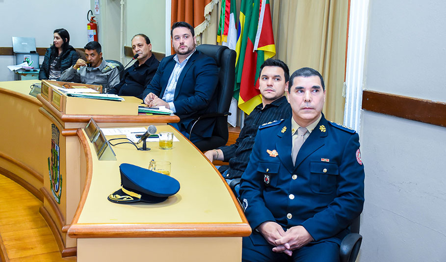 Bombeiros são homenageados pelo seu dia em Sessão Especial