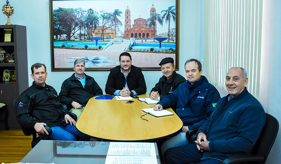 Entidades organizam Semana da Agricultura Familiar junto ao Legislativo