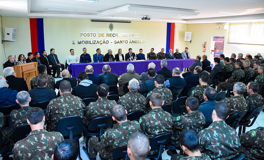 Exército Brasileiro é homenageado em Sessão Solene