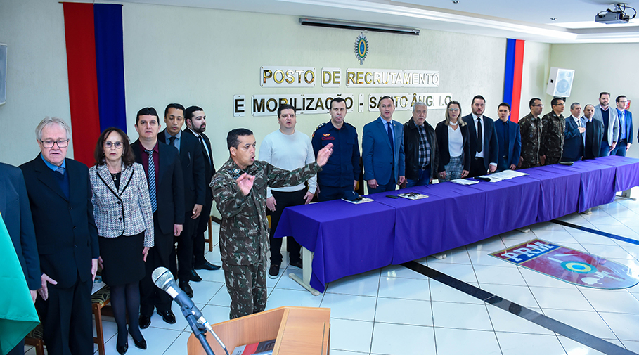 Exército Brasileiro é homenageado em Sessão Solene