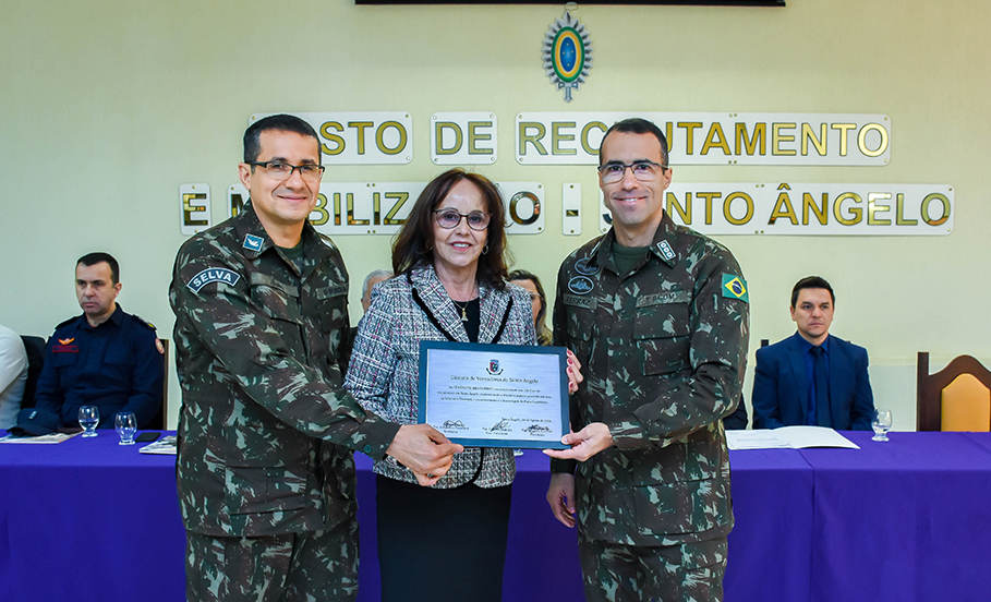 Exército Brasileiro é homenageado em Sessão Solene