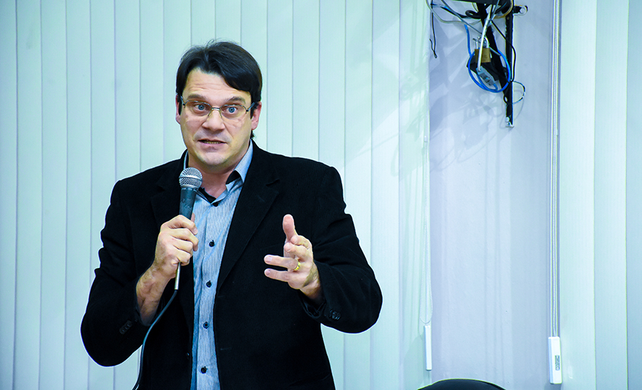 Aprovado projeto de lei que permite circulação de táxis com acessibilidade