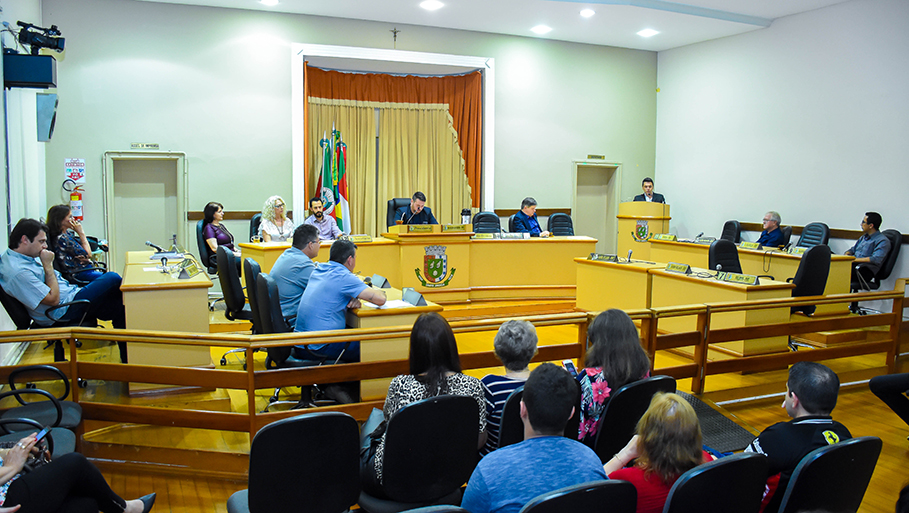 Escola Buriti é homenageada pelos seus 80 anos