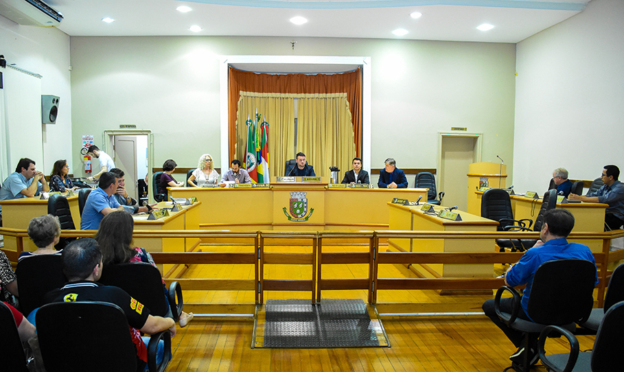 Escola Buriti é homenageada pelos seus 80 anos