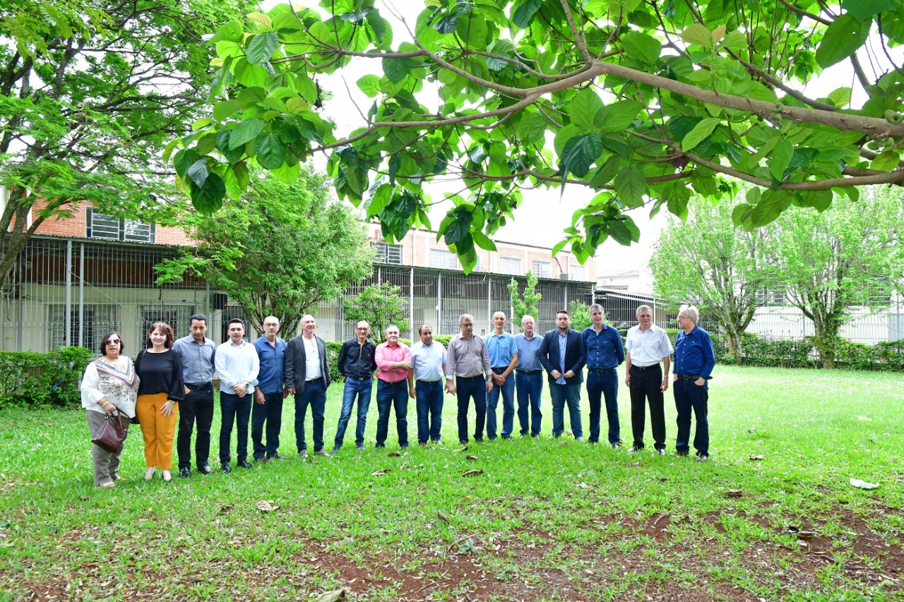  Ato formaliza cessão de uso de terreno para APAE