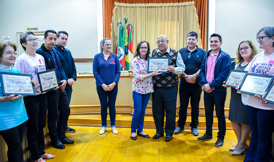 Sessão Especial “Vereador por um dia - Idoso” é realizada no Legislativo