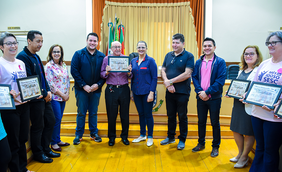 Sessão Especial “Vereador por um dia - Idoso” é realizada no Legislativo
