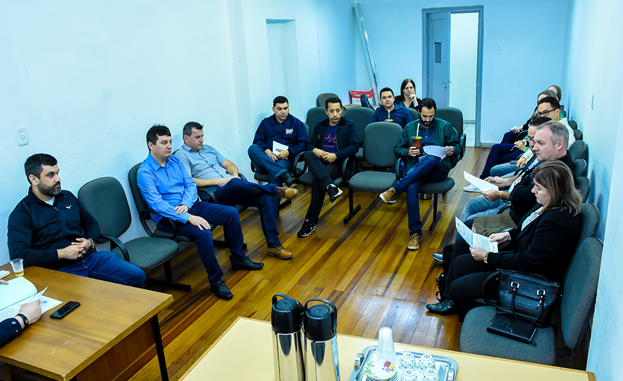 Reunião debate PL que regulamenta Programa de Instalação do Esgotamento Sanitário em Santo Ângelo