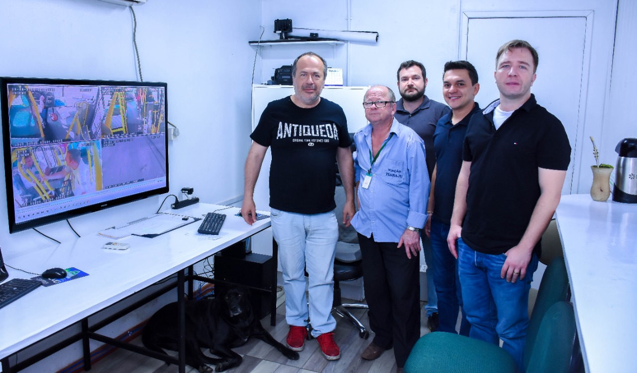 Vinicius Makvitz propõe instalação de app que permite localizar em tempo real coletivos urbanos