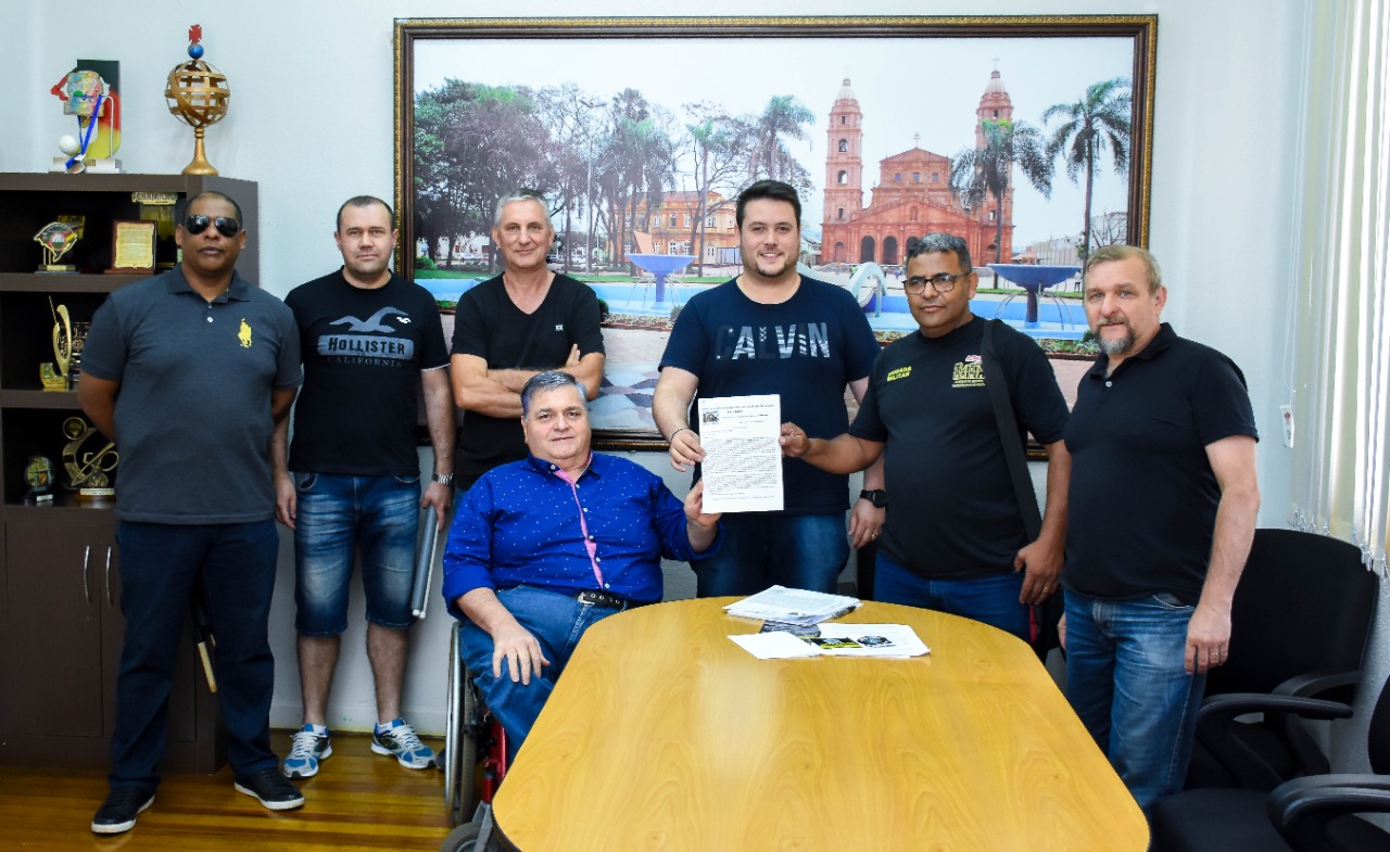ASPOM entrega Moção de Repúdio aos atos do atual governo do Estado para presidente do Legislativo