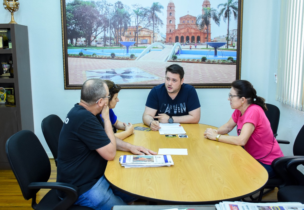 Presidente Maurício Loureiro recebe representantes do CPERS