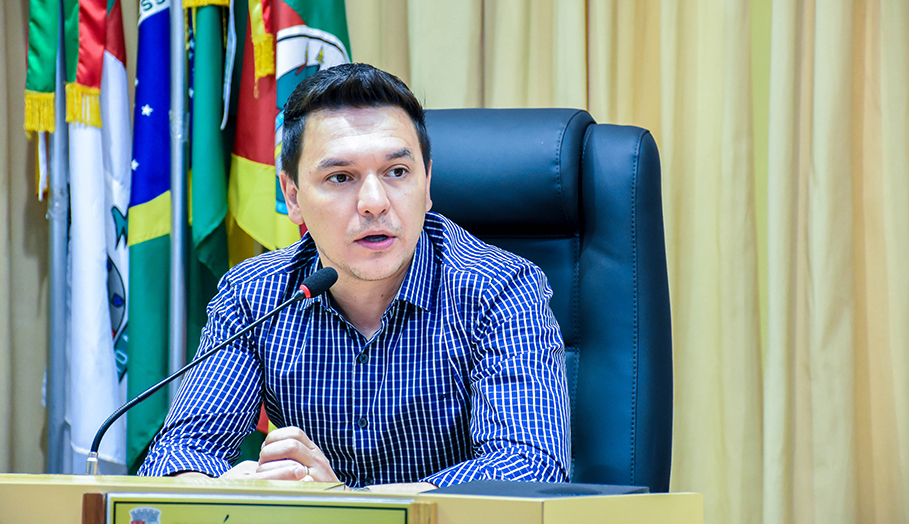 Reunião debate abertura do comércio aos domingos