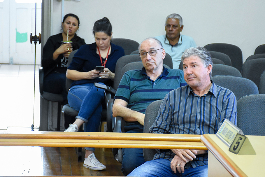 Reunião debate abertura do comércio aos domingos