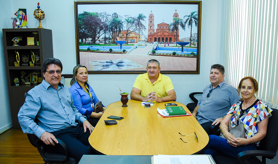 Mesa diretora recebe visita de cortesia do novo gerente geral do Banrisul 