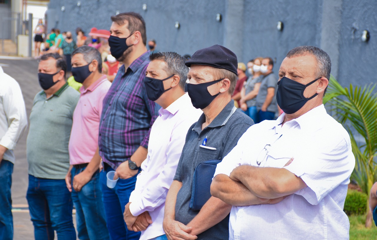 Poder Legislativo prestigia inauguração de novo empreendimento