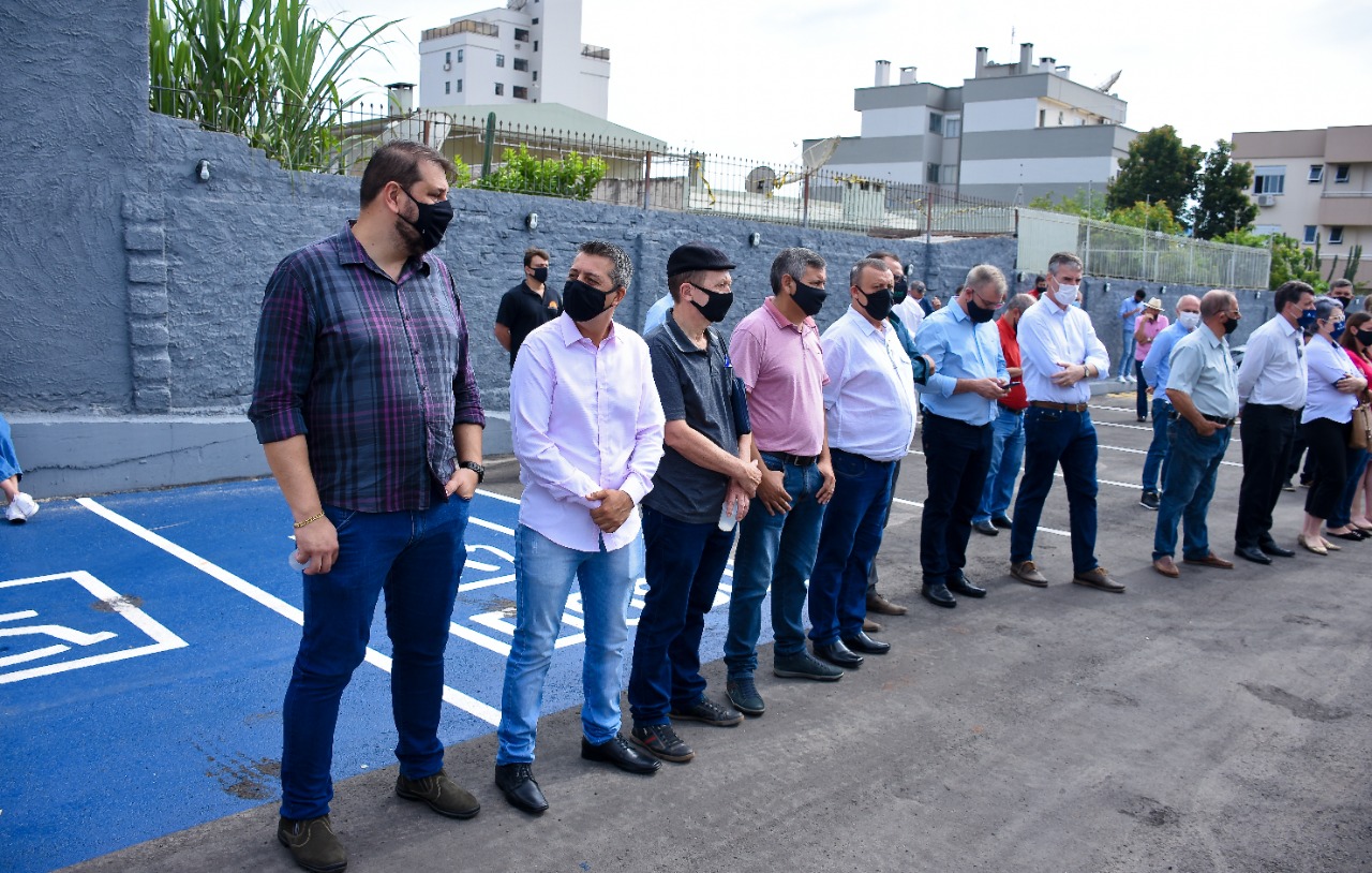 Poder Legislativo prestigia inauguração de novo empreendimento