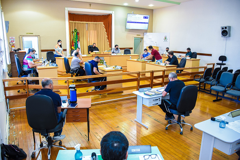 Vereadores aprovam projeto de Lei que trará 5,2 milhões de economia para o município