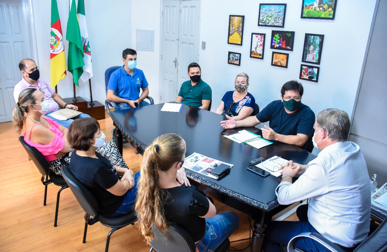 Reunião debate abertura do calçadão para obras