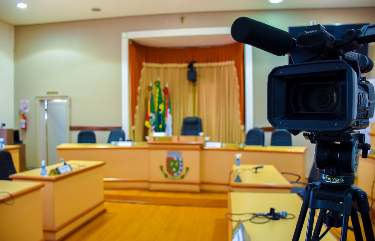 Legislativo retoma transmissões ao vivo via web