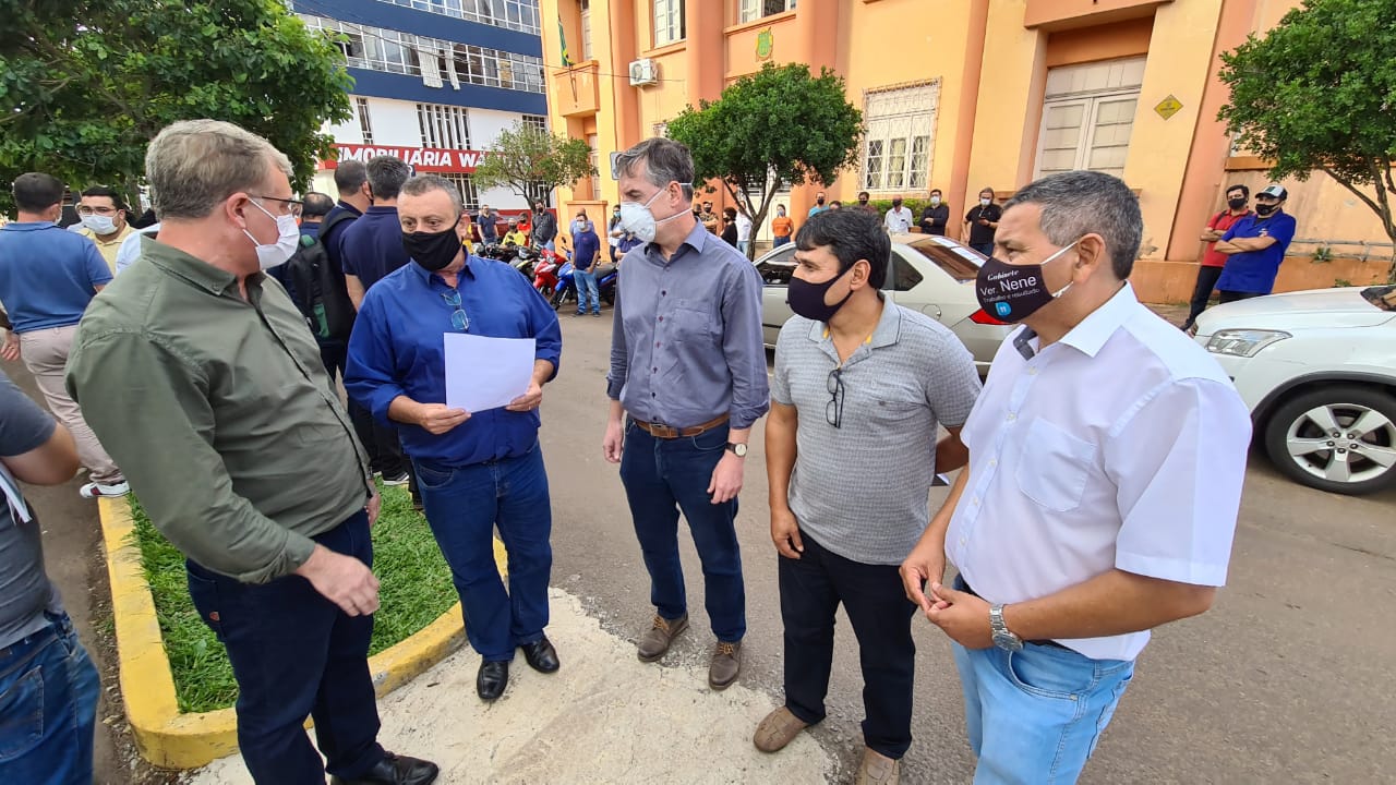Comerciantes realizam manifestação pela abertura do setor de comércio, hotelaria e gastronomia de Santo Ângelo
