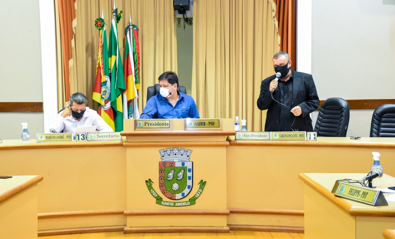 Vereadores requerem inclusão de novos grupos prioritários para imunização contra Covid-19