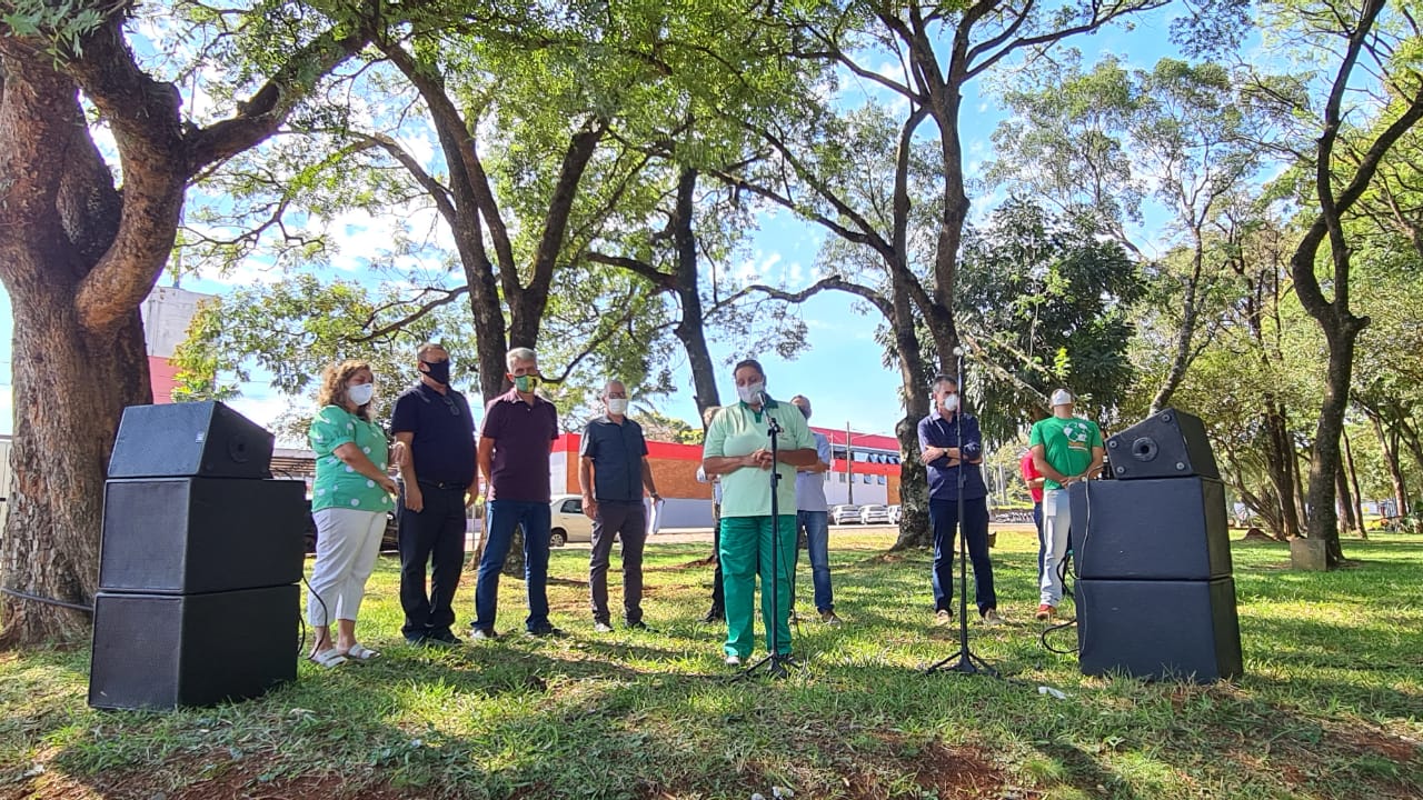 Legislativo presente na entrega de equipamentos do Projeto Coleta Mais Limpa