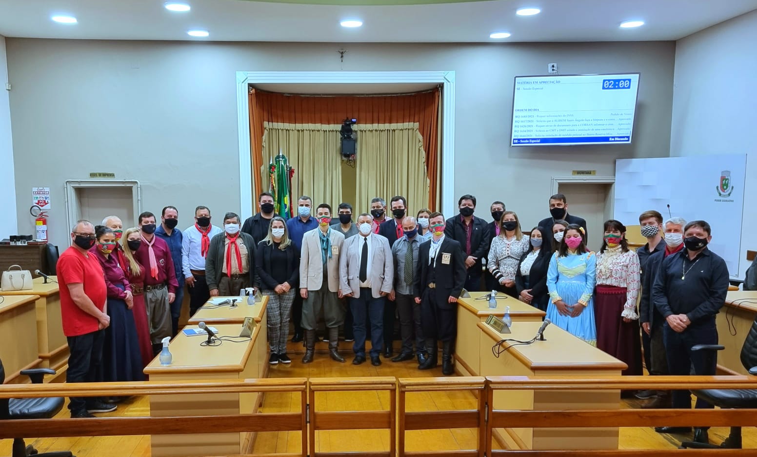 Sessão Especial celebra Semana Farroupilha e homenageia peões