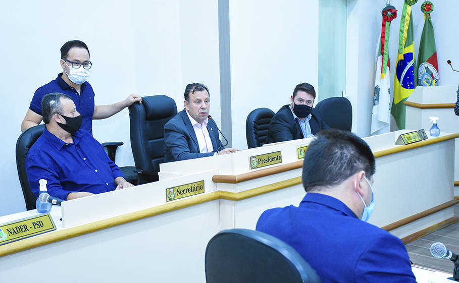 DEBATES MARCARAM A SESSÃO ORDINÁRIA DESTA SEGUNDA-FEIRA (14)