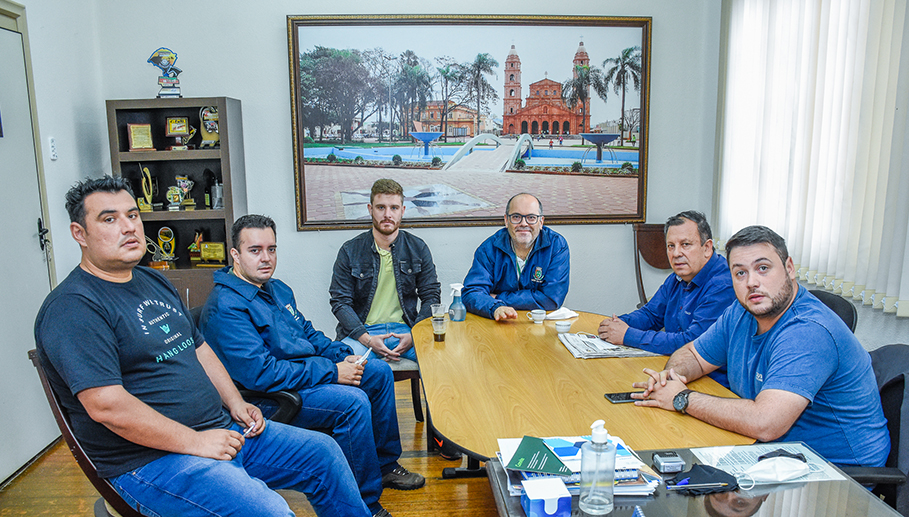 Secretário Municipal de Saúde visita a Presidência do Legislativo.