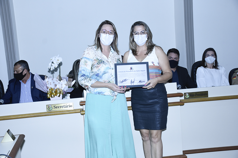 CONFIRA A ENTREGA DO TÍTULO MULHER CIDADÃ.