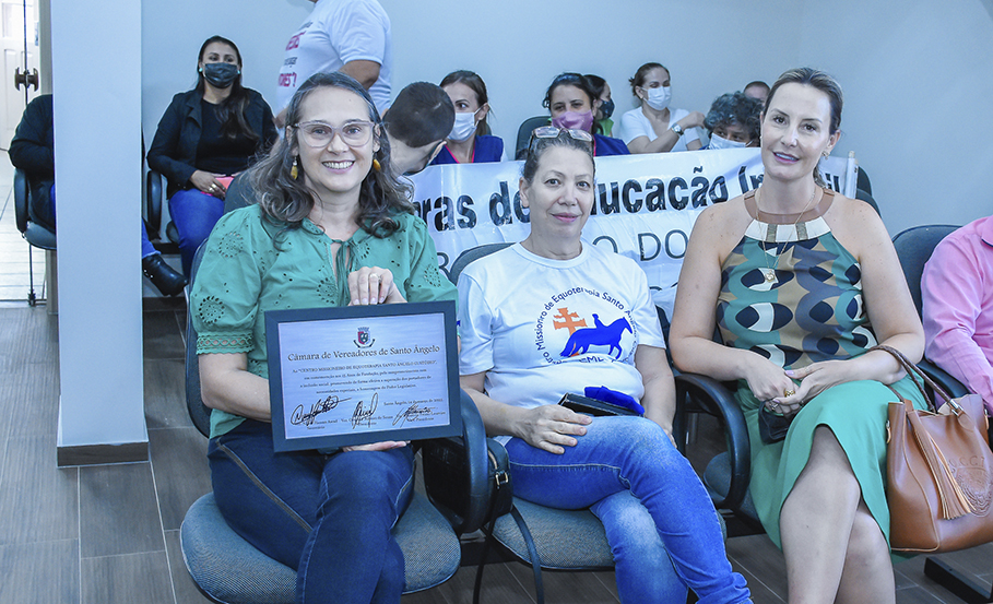 CENTRO MISSIONEIRO DE EQUOTERAPIA COMEMORA 15 ANOS DE ATUAÇÃO.