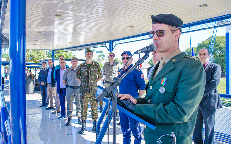 O PODER LEGISLATIVO PRESTIGIA A SOLENIDADE EM HOMENAGEM AO EXÉRCITO BRASILEIRO