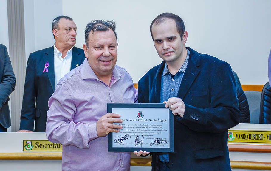 Sessão Especial homenageia enfermeiros Santo-Angelenses pelo seu dia