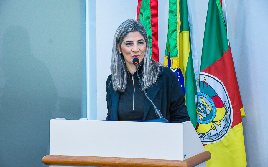 Atletas santo-angelenses do Kettlebell Sport são homenageados pelo Legislativo 