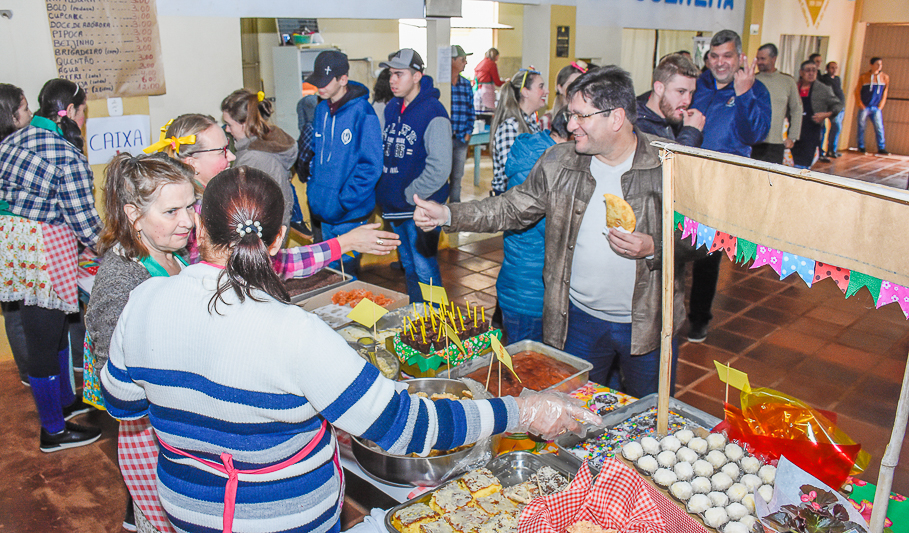 Clubes de Mães da comunidade do Rincão do Sossego realizam festa junina