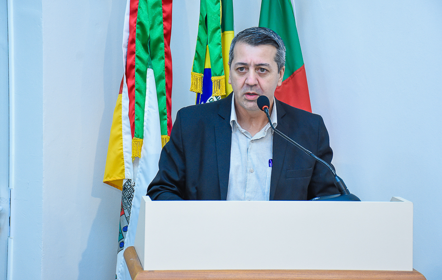 Legislativo concede a Janira do Couto Mânica a Ordem da Cruz Missioneira 