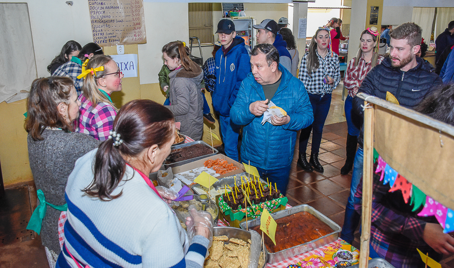 Clubes de Mães da comunidade do Rincão do Sossego realizam festa junina