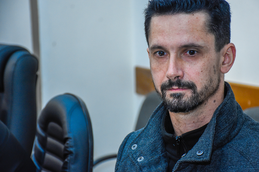 Artista Hiper-realista, Fabiano Millani, recebe a Ordem da Cruz Missioneira
