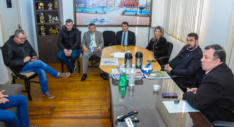Legislativo recebe representantes da RGE para esclarecer dúvidas da comunidade
