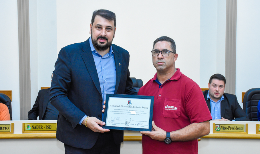 Garis santo-angelenses recebem homenagem especial do Legislativo