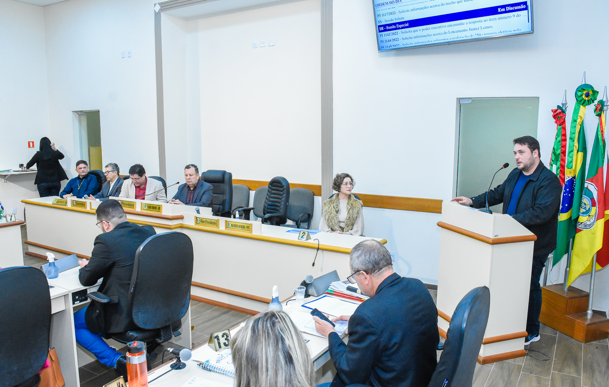 Legislativo homenageia Colégio Teresa Verzeri pela passagem de seus 90 anos