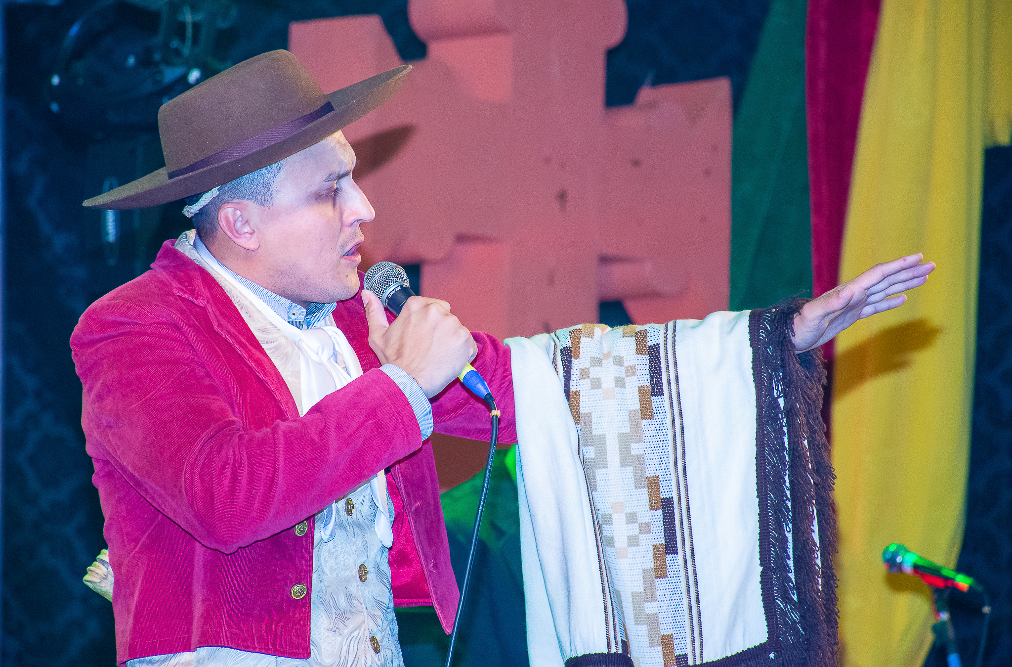 Legislativo prestigia a abertura do 13º Canto Missioneiro da Música Nativista 